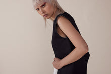 Load image into Gallery viewer, MIO_ denim cape