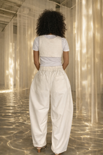 Load image into Gallery viewer, AKIRA _ barrel leg pants
