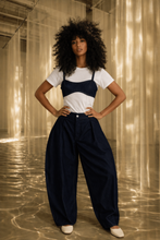 Load image into Gallery viewer, AKIRA _ barrel leg pants
