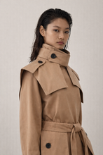 Load image into Gallery viewer, SAKURA_ trench coat
