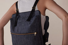 Load image into Gallery viewer, AKARI _ utility vest-tote _x_
