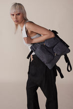 Load image into Gallery viewer, AKARI _ utility vest-tote _x_
